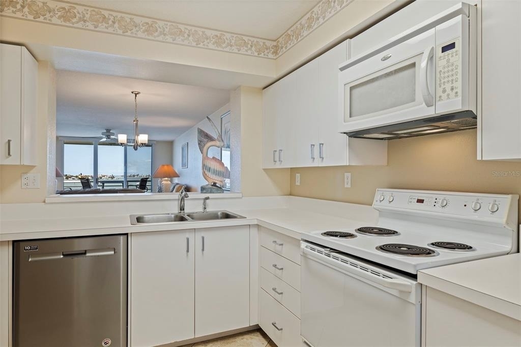 6105 Bahia Del Mar Circle - Photo 6