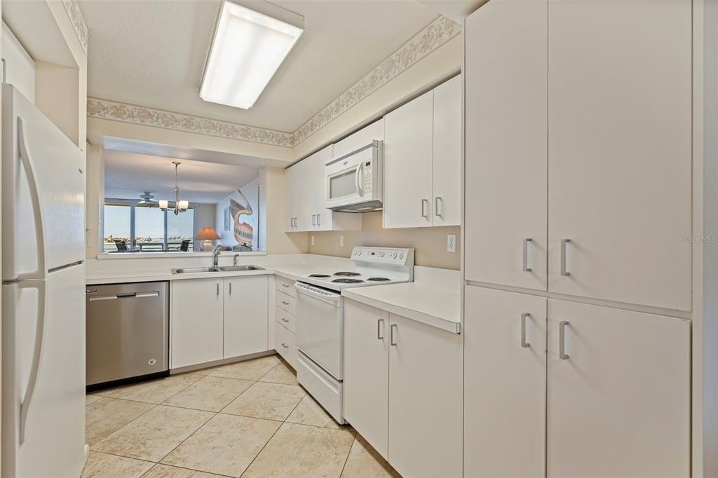 6105 Bahia Del Mar Circle - Photo 7
