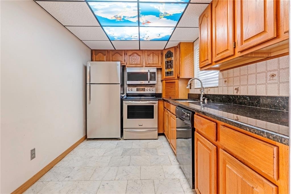 100 Silver Beach Avenue - Photo 2