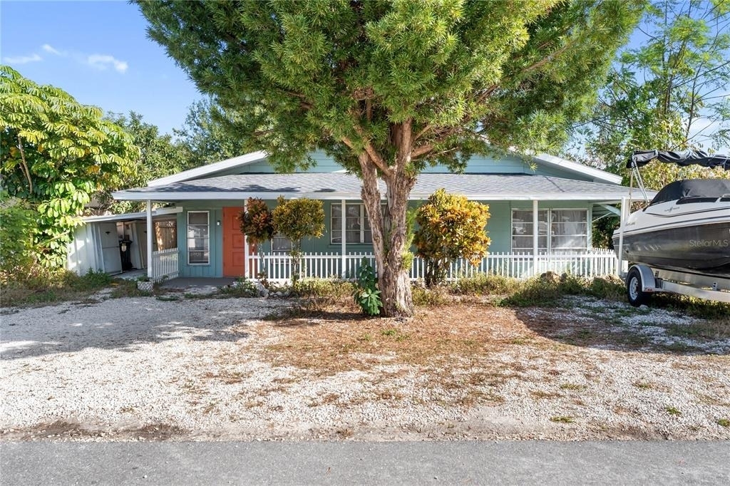 4105 Rockefeller Avenue - Photo 0