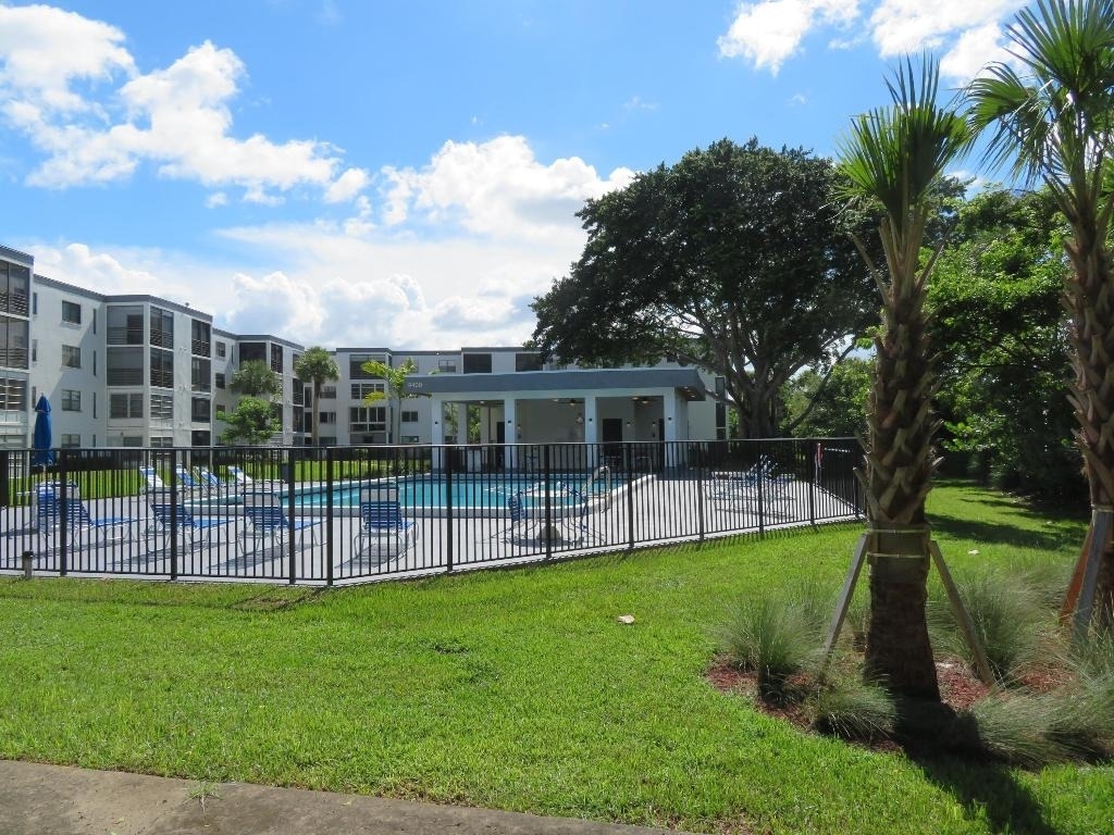 9233 Sw 8th Street - Photo 18