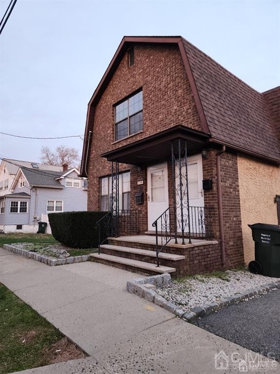 24 Emmett Avenue - Photo 1