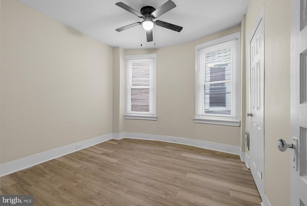 5723 Spruce St - Photo 8