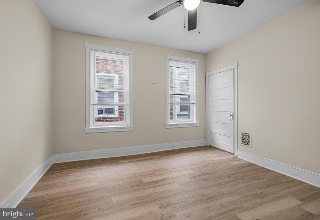 5723 Spruce St - Photo 7
