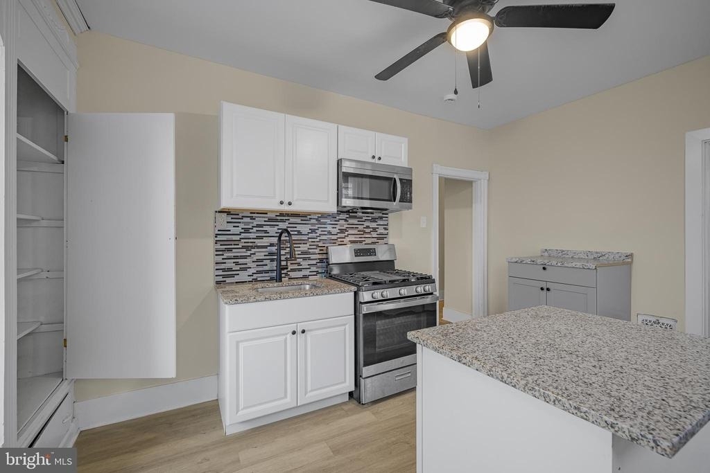 5723 Spruce St - Photo 4