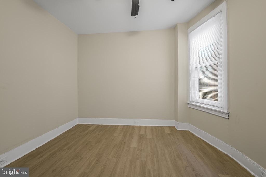 5723 Spruce St - Photo 9