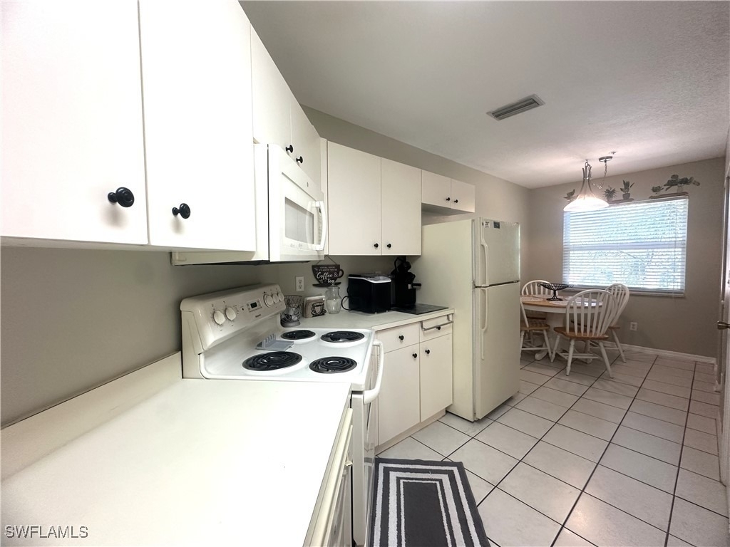 6880 Huntington Lakes Circle - Photo 14