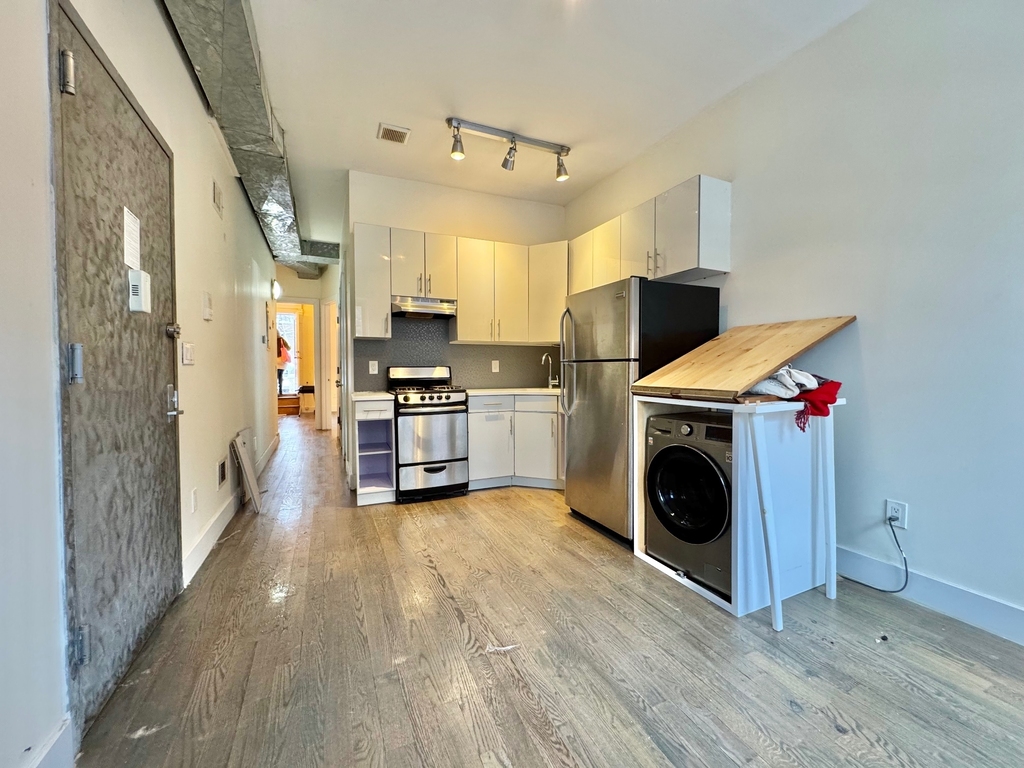 364 Bainbridge Street - Photo 5