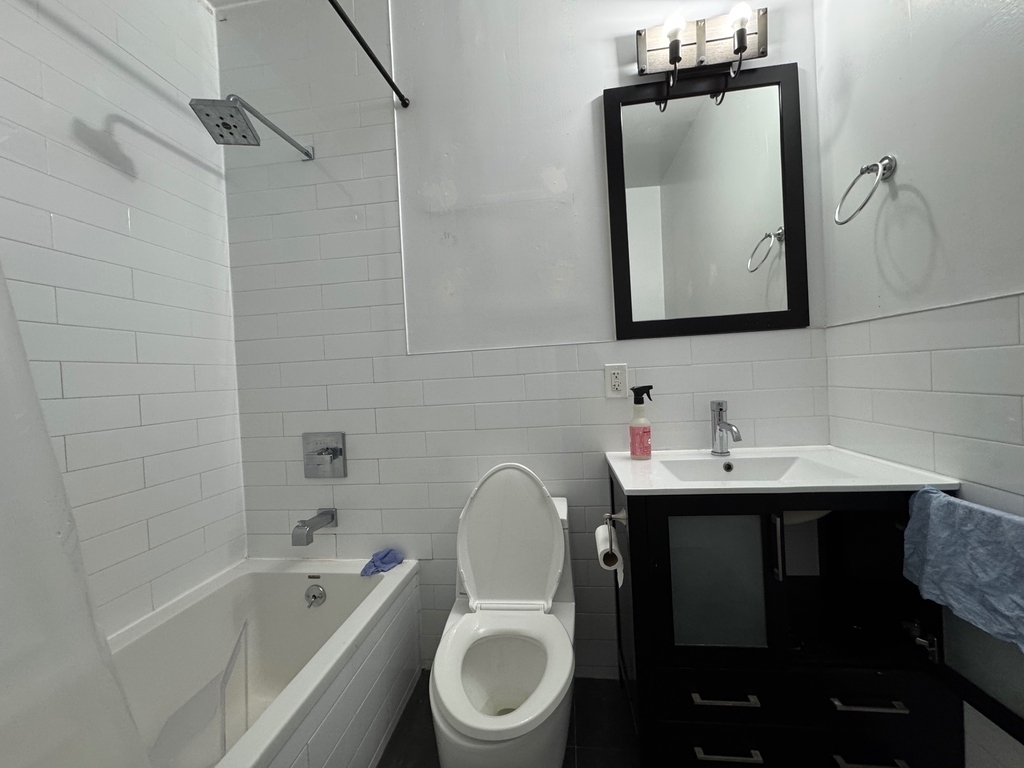 364 Bainbridge Street - Photo 6