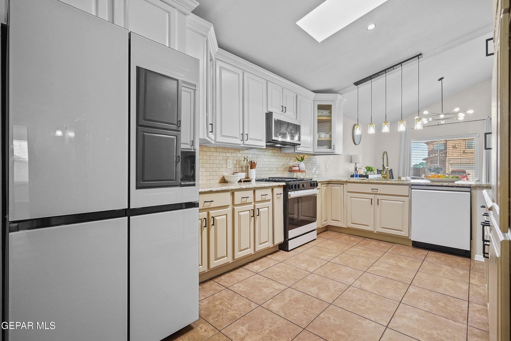 11929 Mesquite Rock Drive - Photo 7