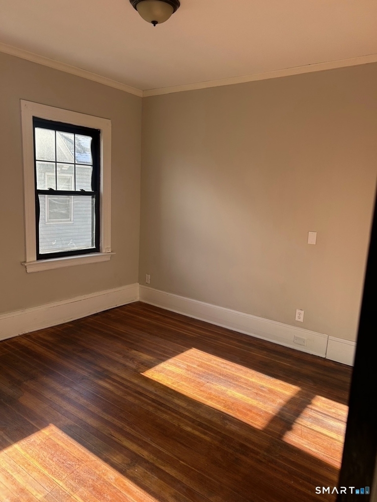304 Edgewood Street - Photo 2