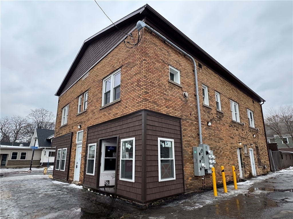 2042 Dewey Avenue - Photo 4