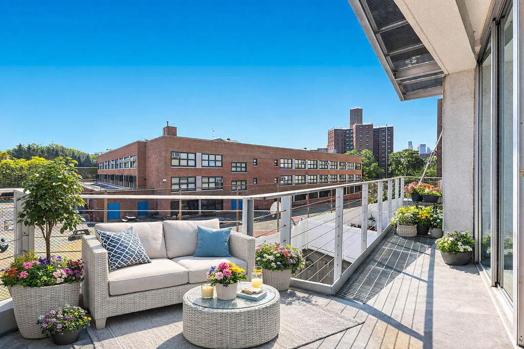 99 Gold Street - Photo 2