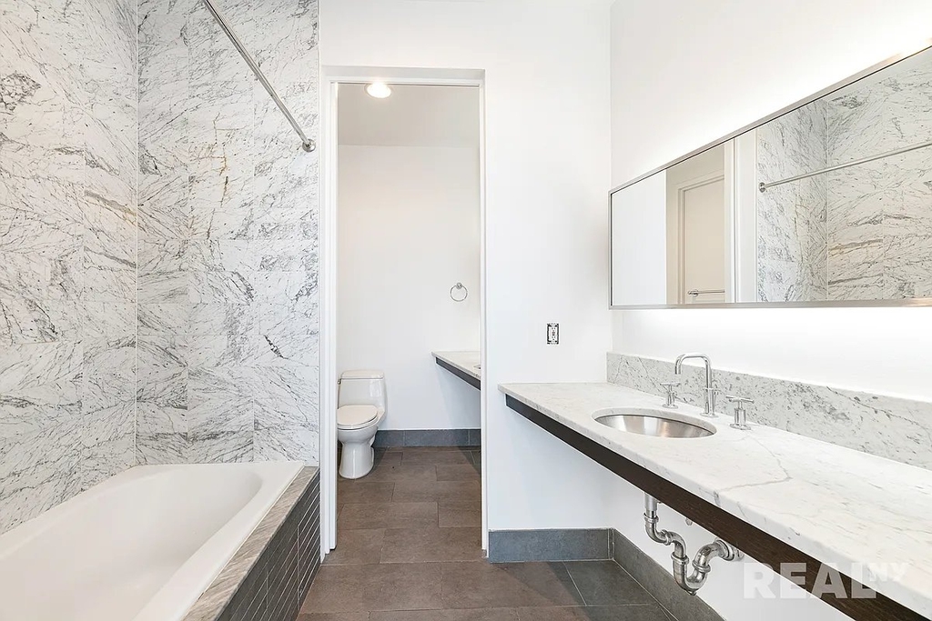 99 Gold Street - Photo 6