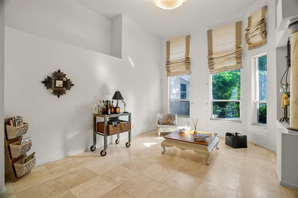 1012 Sw 156th Avenue - Photo 7