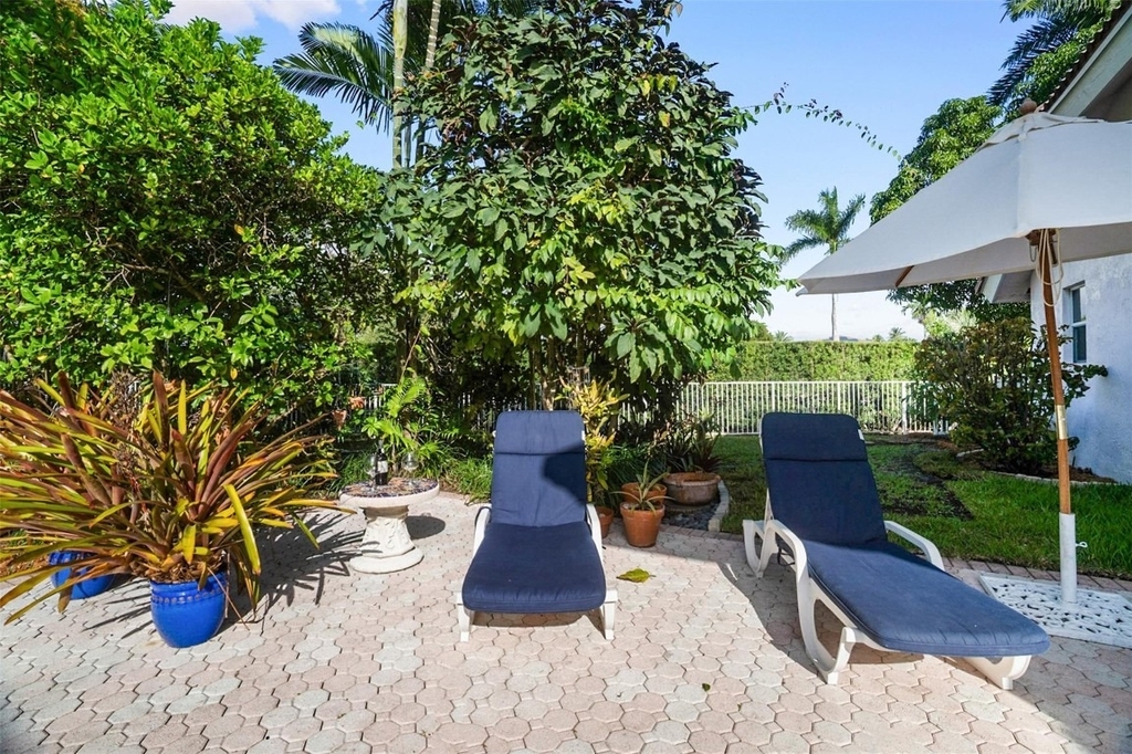 1012 Sw 156th Avenue - Photo 49