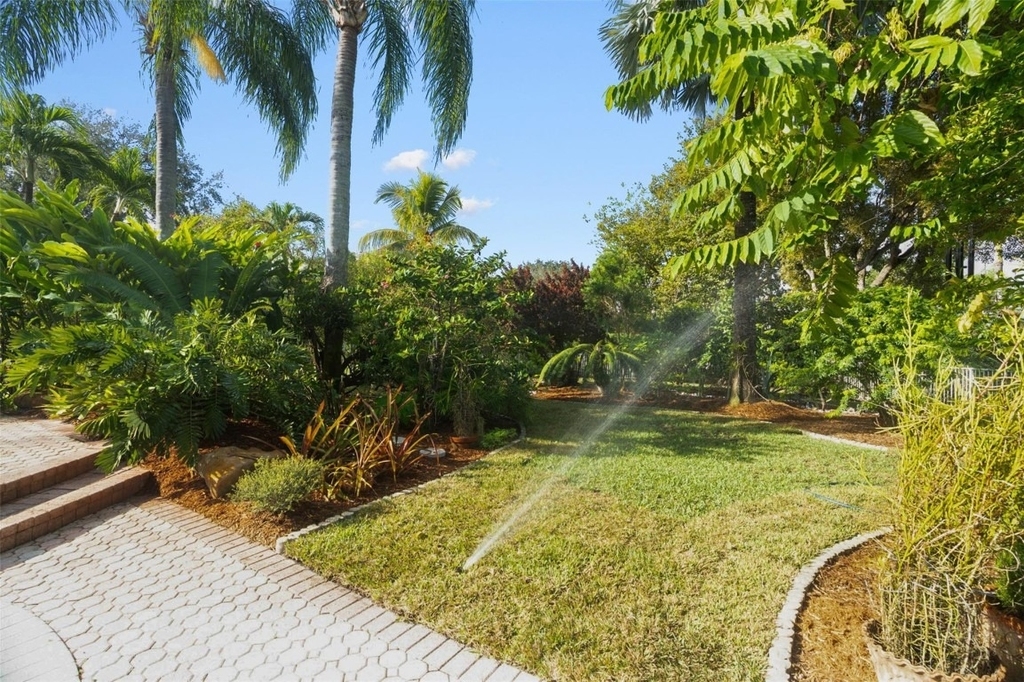 1012 Sw 156th Avenue - Photo 53