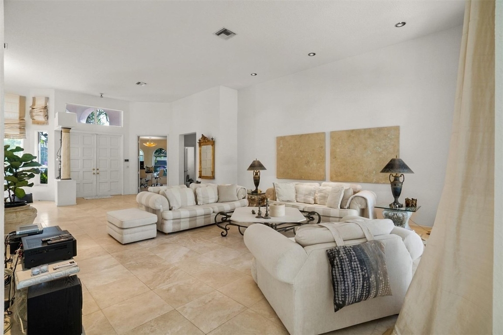 1012 Sw 156th Avenue - Photo 10