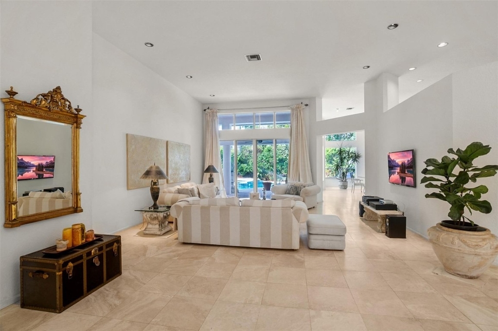 1012 Sw 156th Avenue - Photo 9