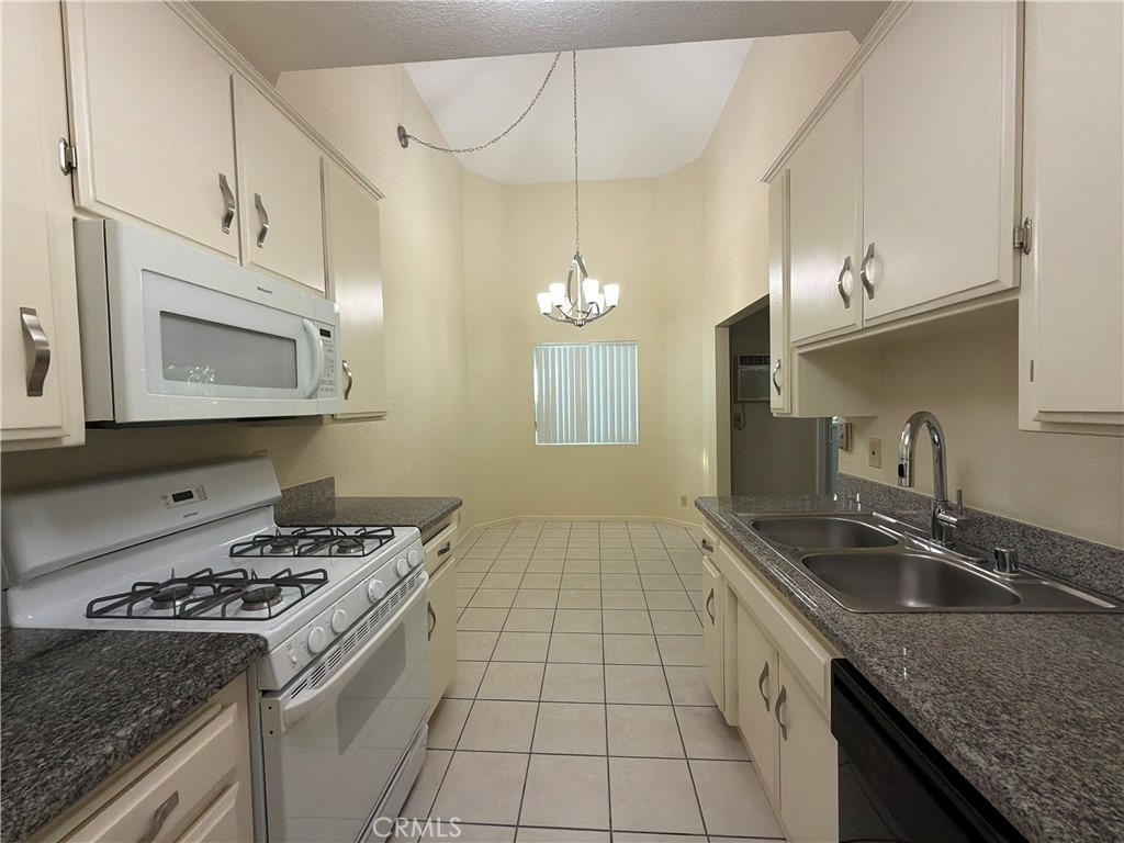7013 Haskell - Photo 5