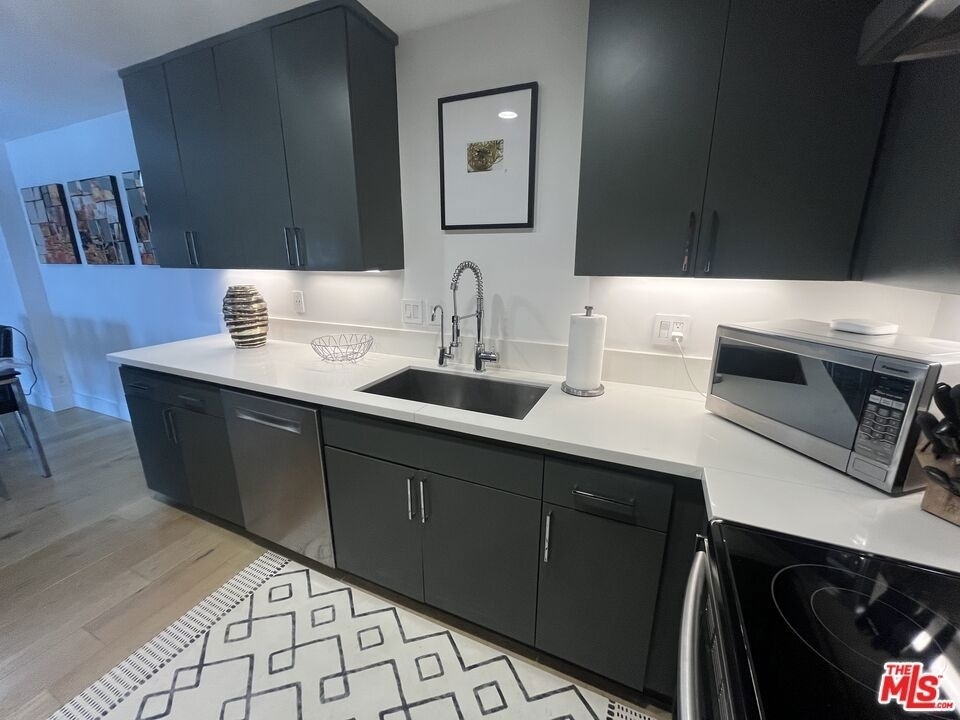 723 Palisades Beach Road - Photo 5