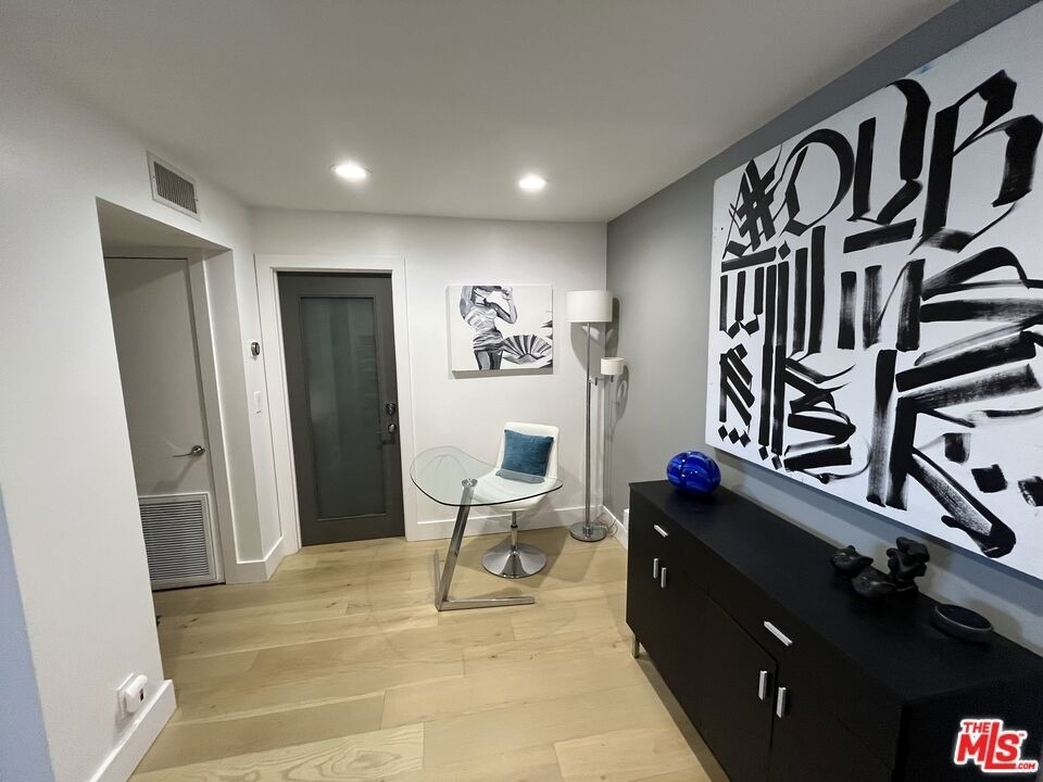 723 Palisades Beach Road - Photo 18