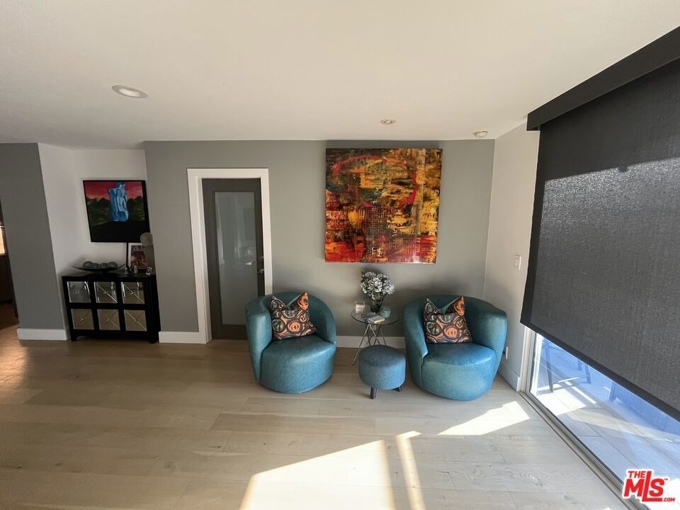 723 Palisades Beach Road - Photo 9