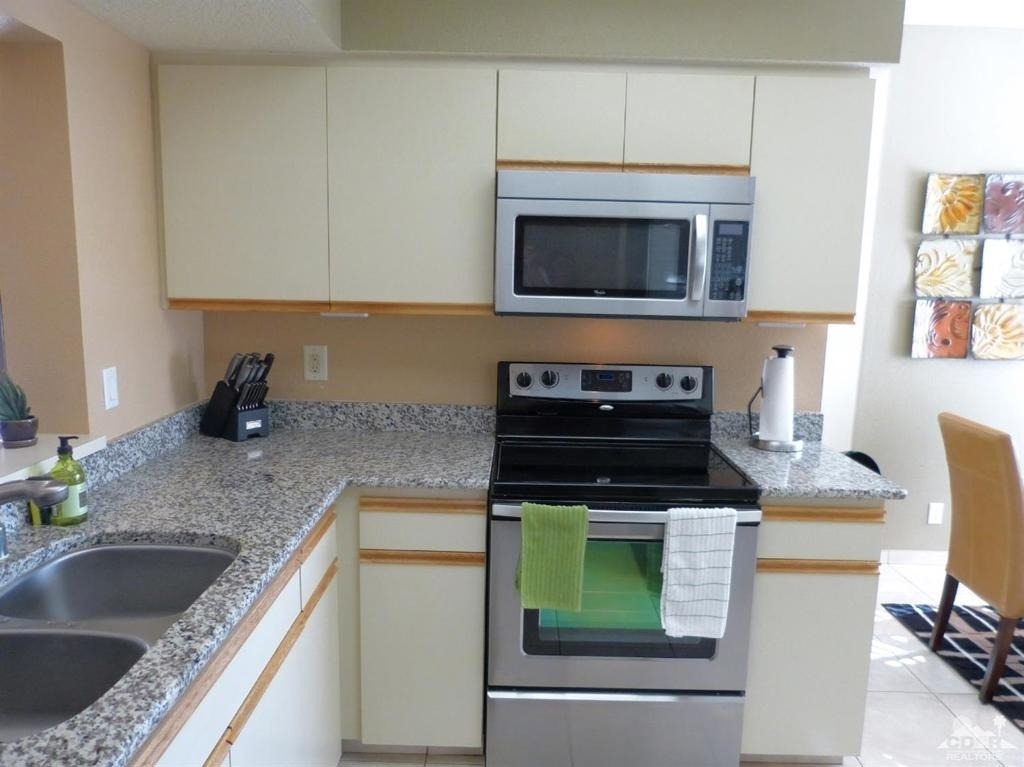 221 Vista Royale Circle E - Photo 5