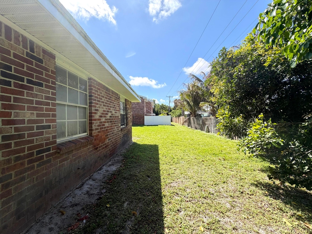 413 N Cypress Drive - Photo 27