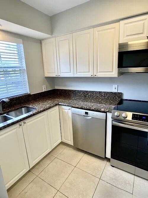 413 N Cypress Drive - Photo 2