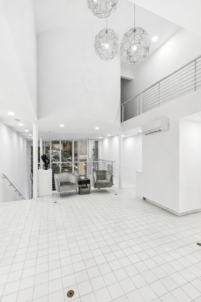 22 E 81st Street - Photo 3