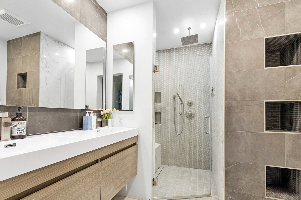 22 E 81st Street - Photo 7