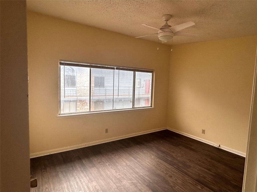 2408 Longview St - Photo 1
