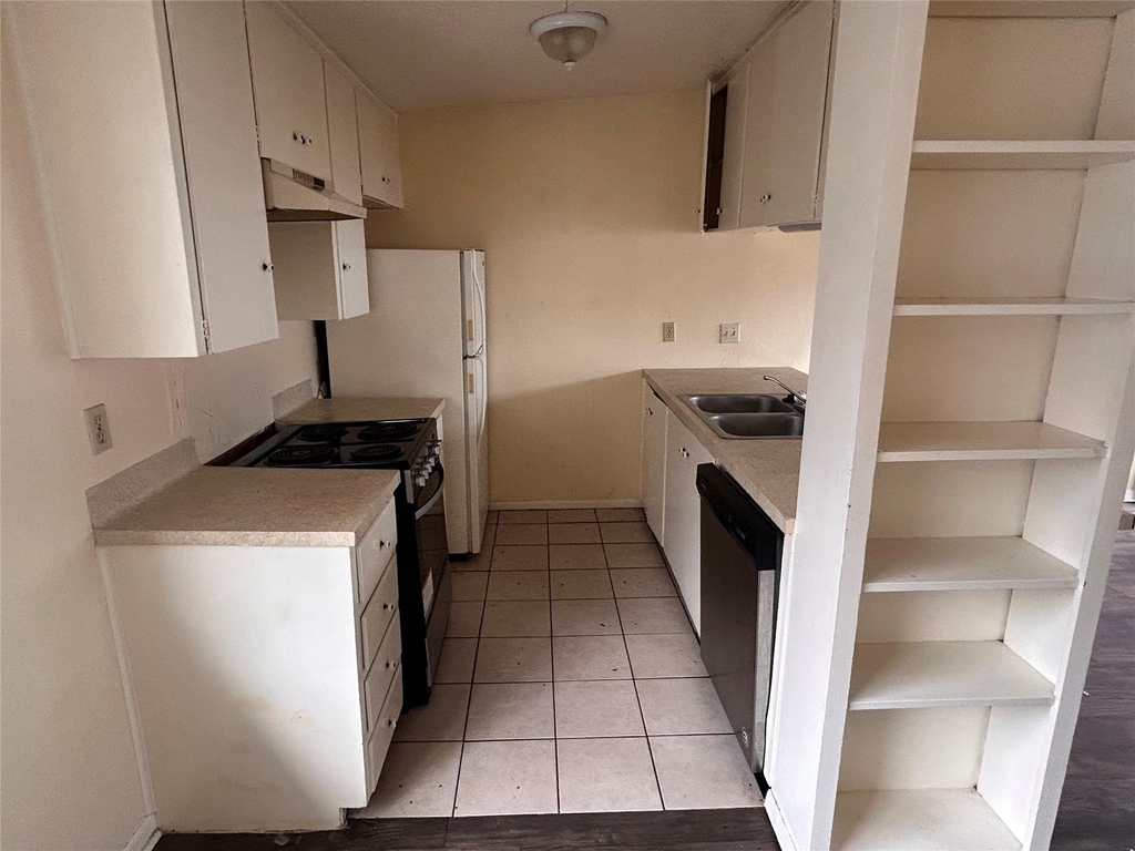 2408 Longview St - Photo 3