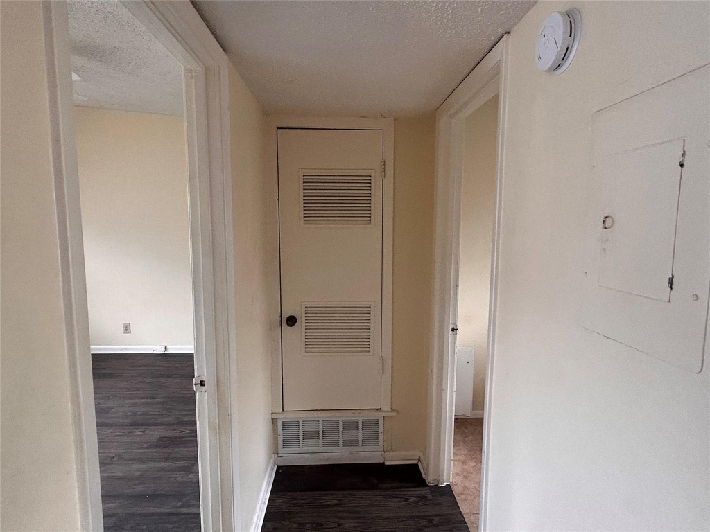 2408 Longview St - Photo 9