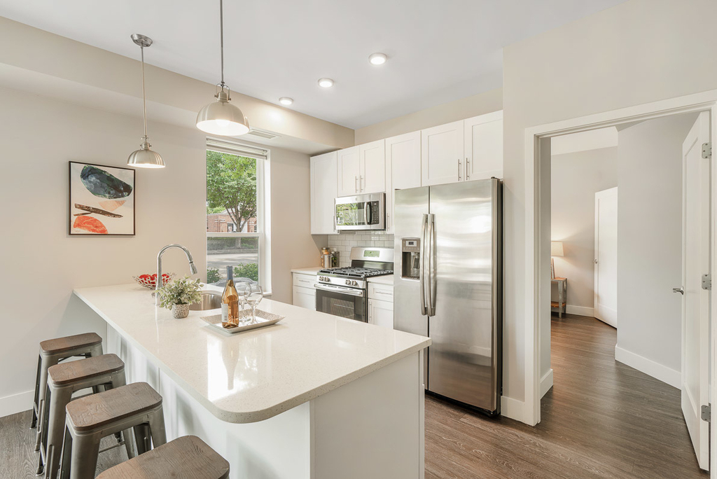 101 W Liberty Street - Photo 2