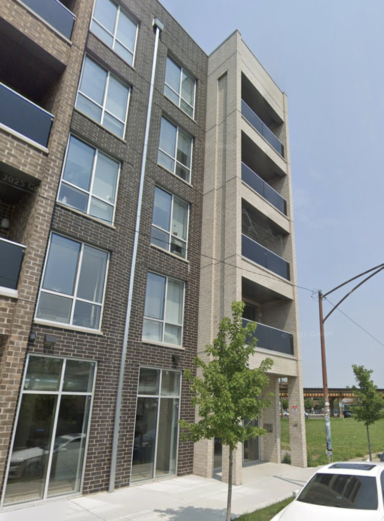 2924 W Medill Avenue - Photo 0