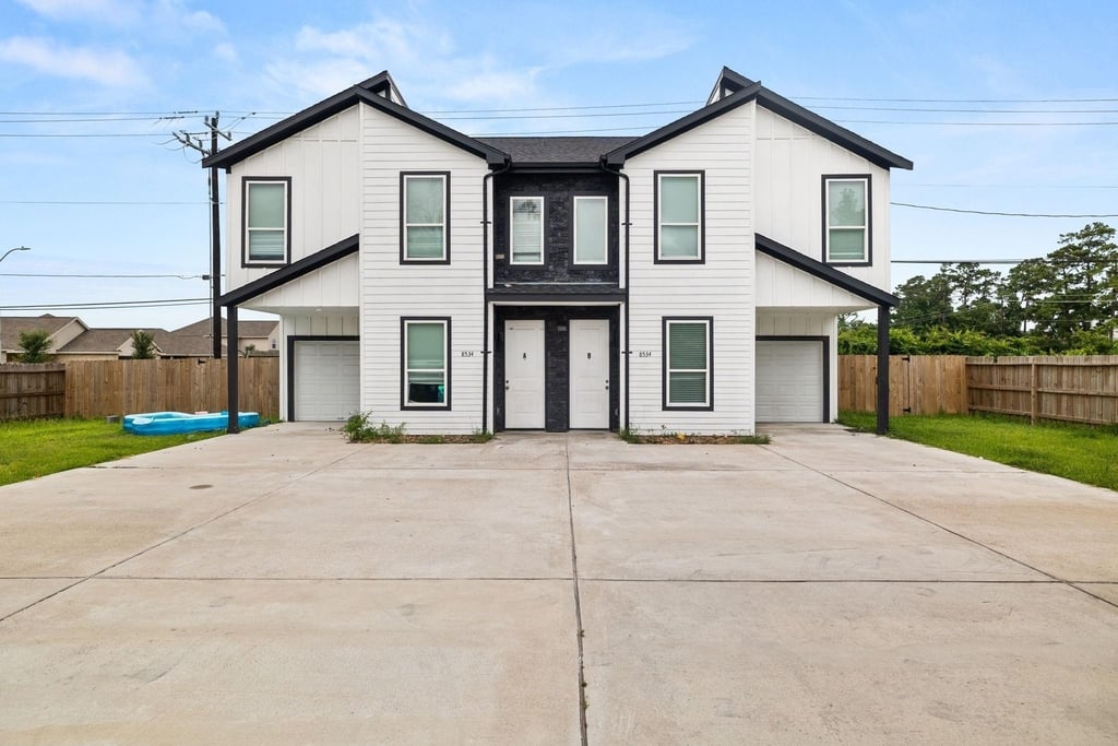 8534 Woodlyn Road - Photo 0