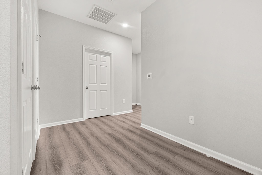 8534 Woodlyn Road - Photo 17
