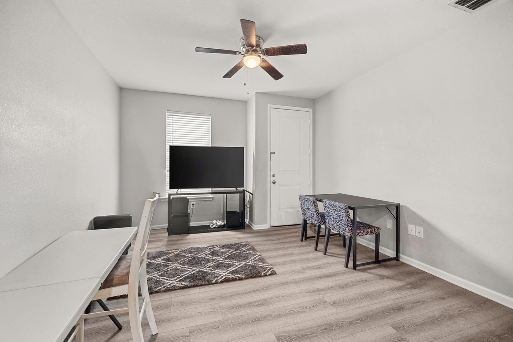 8534 Woodlyn Road - Photo 8