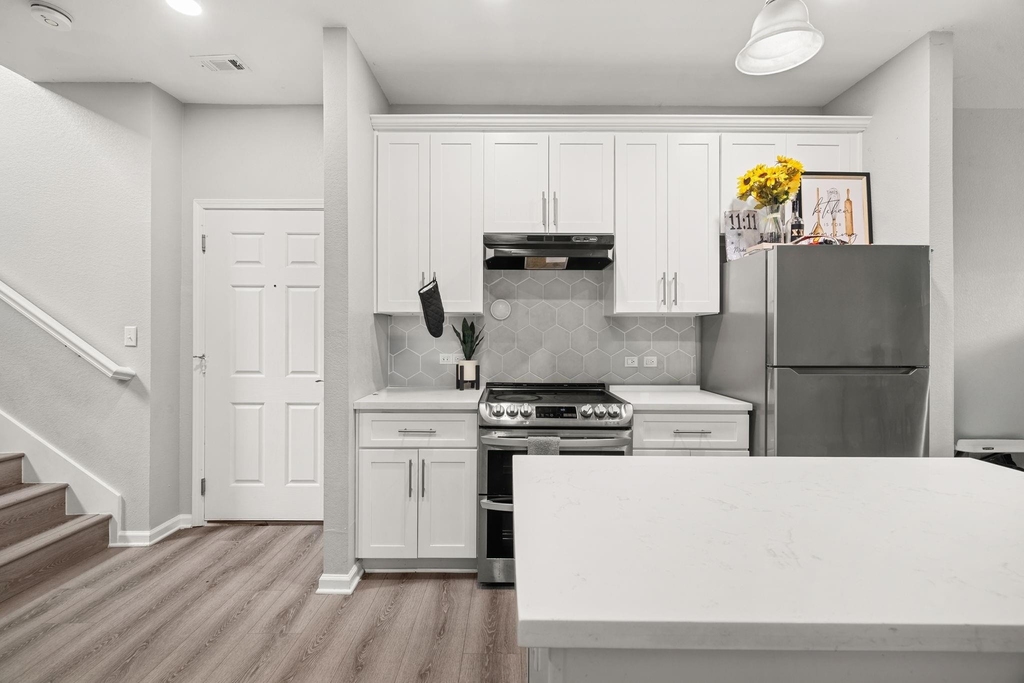 8534 Woodlyn Road - Photo 14