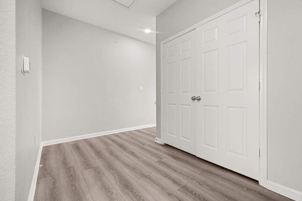 8534 Woodlyn Road - Photo 18