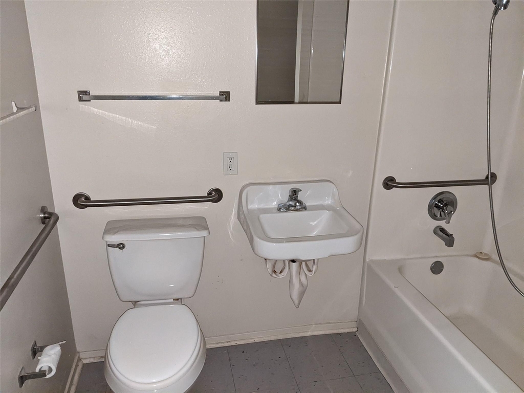 591 E Highway Street - Photo 5