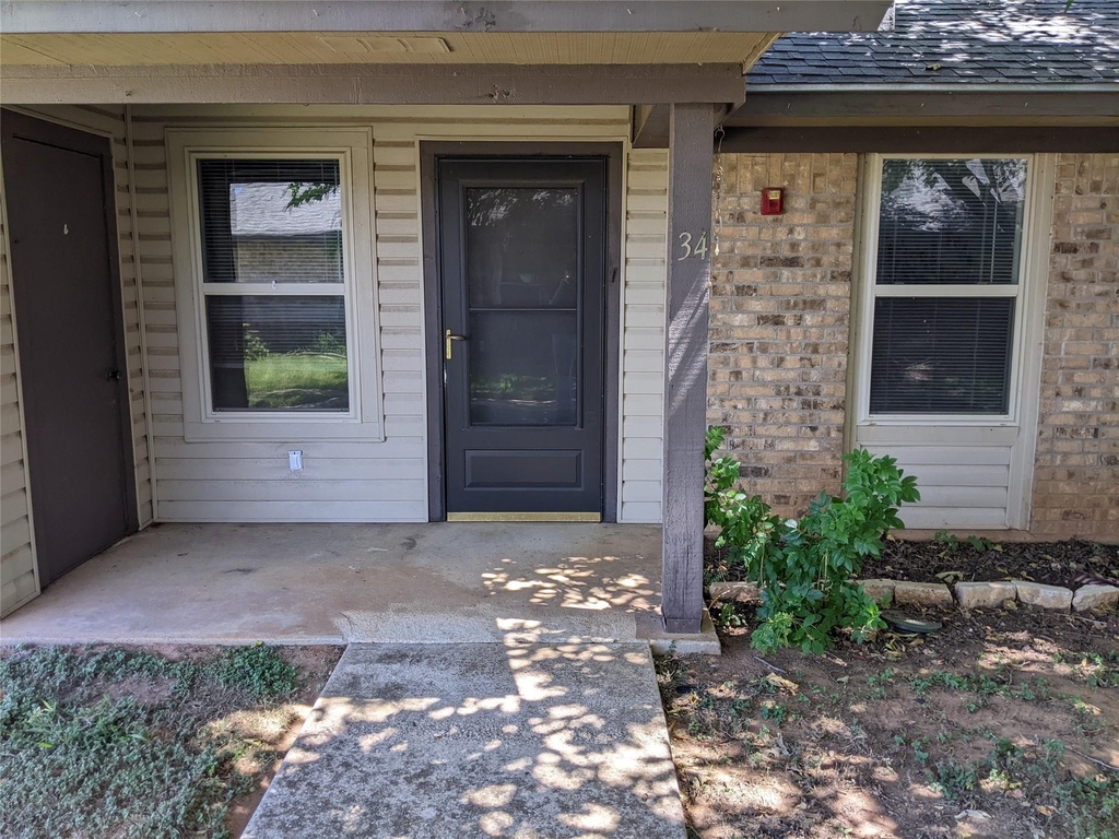 591 E Highway Street - Photo 2