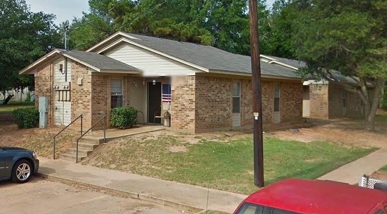 1302 Jacksonville - Photo 3