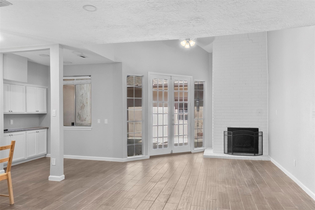 668 N Eldridge Parkway - Photo 4