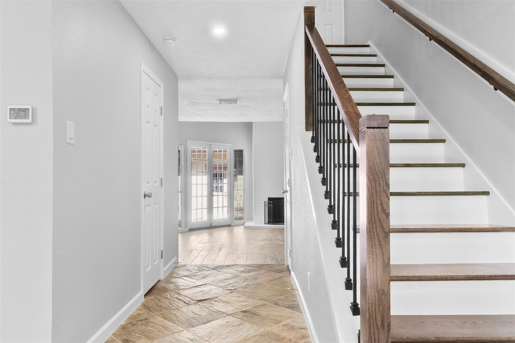 668 N Eldridge Parkway - Photo 2
