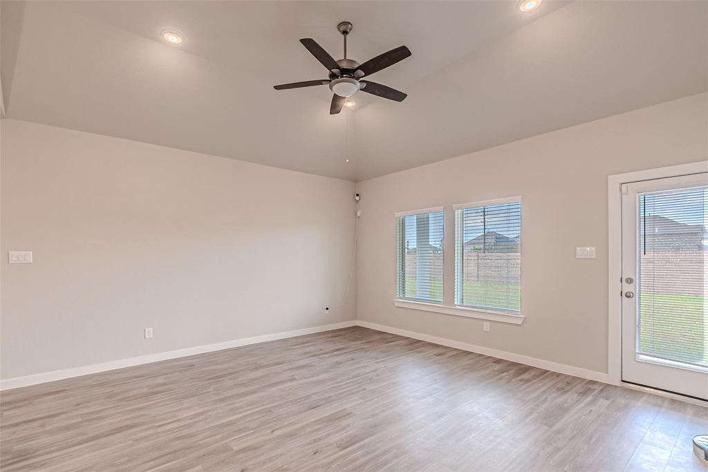 21606 Wave Hollow Drive - Photo 11