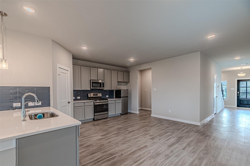 21606 Wave Hollow Drive - Photo 5