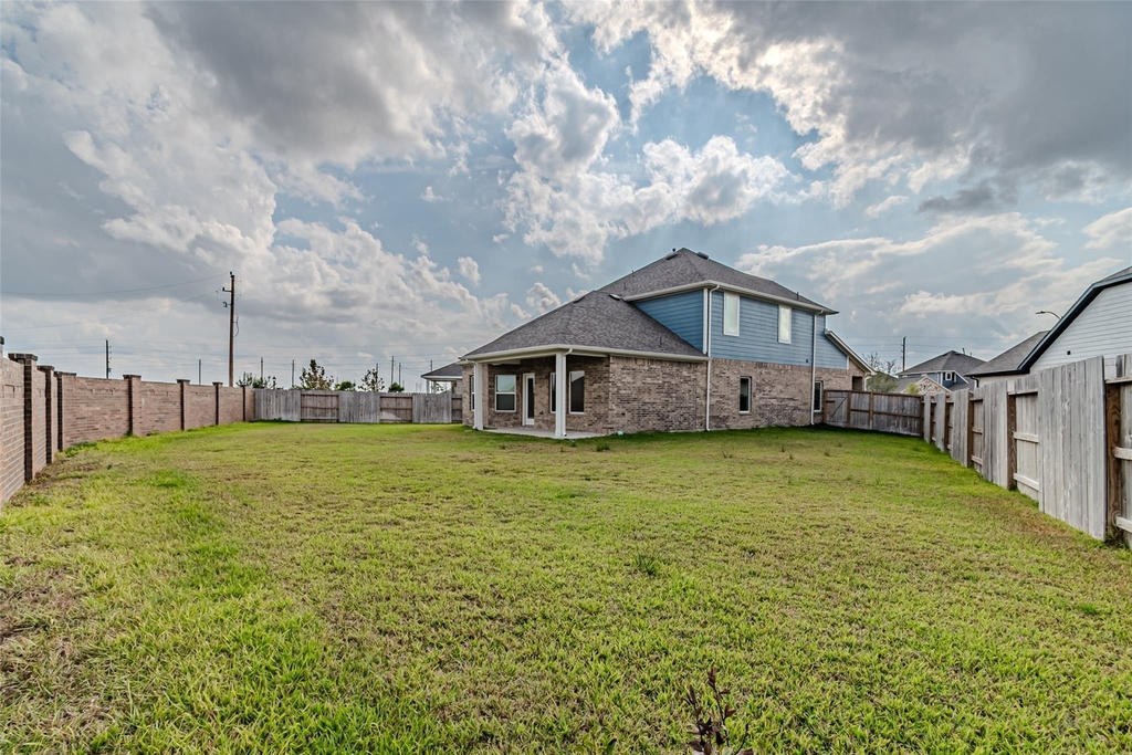21606 Wave Hollow Drive - Photo 33